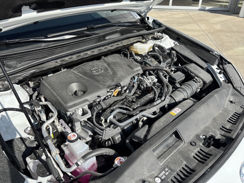 Used 2025 Toyota Camry XLE w/ Premium Plus Package image 33