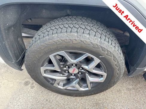 Used 2025 GMC Sierra 1500 SLT w/ SLT Premium Package AWD/4WD image 16