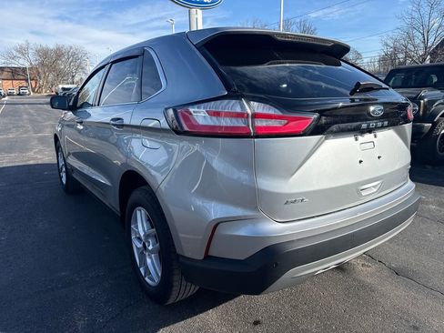 Used 2024 Ford Edge SEL w/ Convenience Package image 9