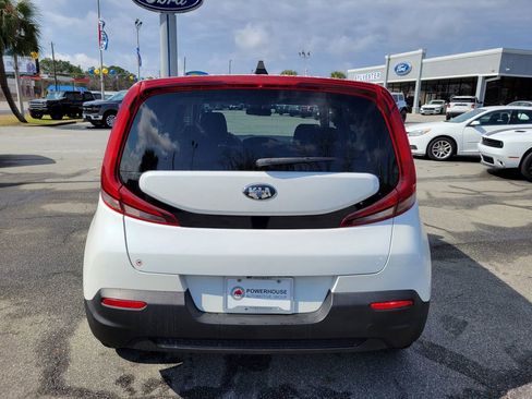 Used 2020 Kia Soul LX image 4