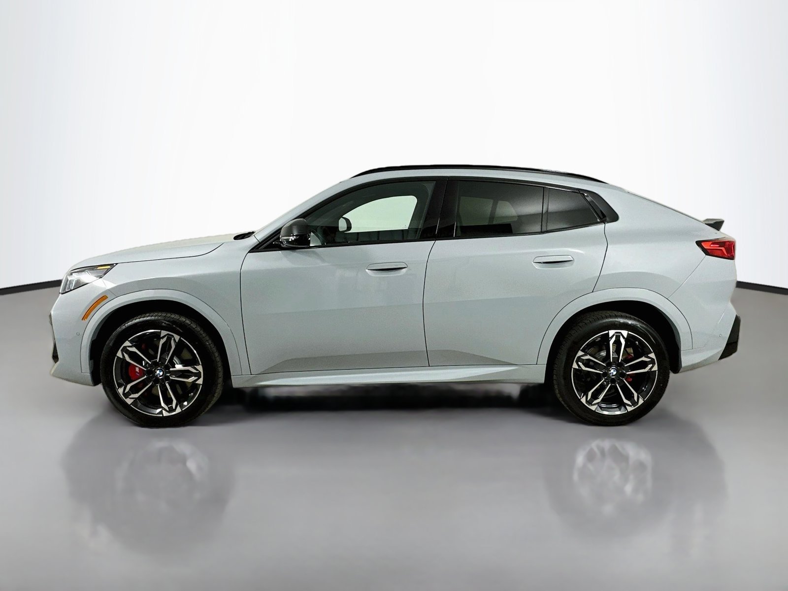 New 2026 BMW X2 xDrive28i w/ Technology Package AWD/4WD image 8
