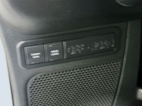 Used 2016 Jeep Wrangler Rubicon w/ Power Convenience Group image 17