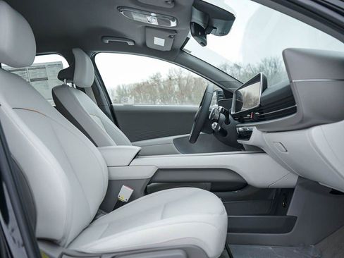 New 2025 Hyundai Ioniq 6 SEL image 9