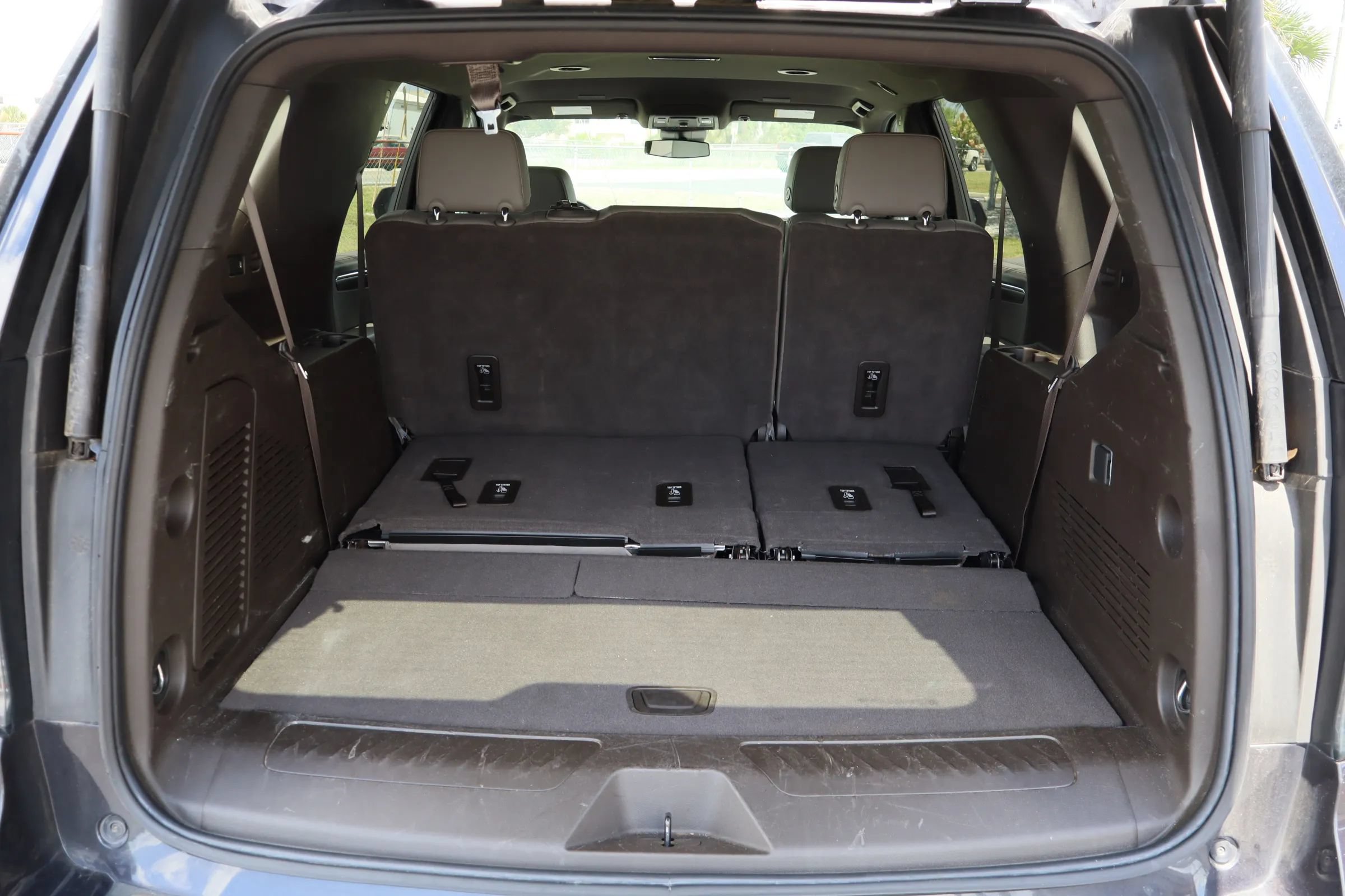 Used 2025 Chevrolet Tahoe LT RWD image 25
