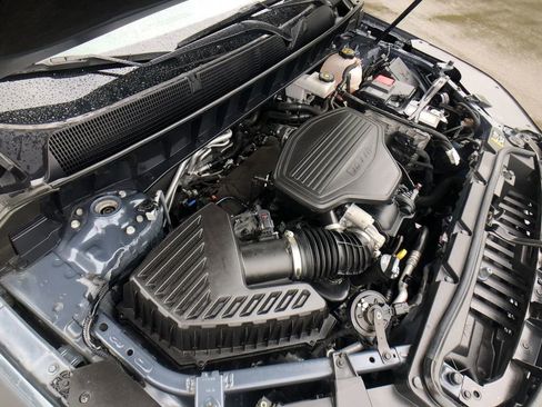 Used 2019 GMC Acadia SLE image 32