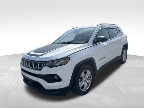 Used 2022 Jeep Compass Latitude w/ Sun and Sound Group FWD image 7