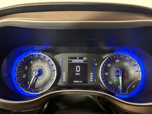Used 2019 Chrysler Pacifica Touring-L FWD image 23