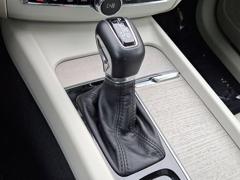 Used 2021 Volvo XC60 T6 Inscription w/ Advanced Package image 13