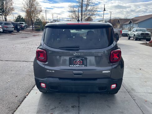 Used 2021 Jeep Renegade Latitude w/ Luxury Group I image 10