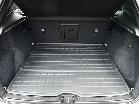 Used 2024 Volvo XC40 Recharge Ultimate w/ Protection Package Premier image 13