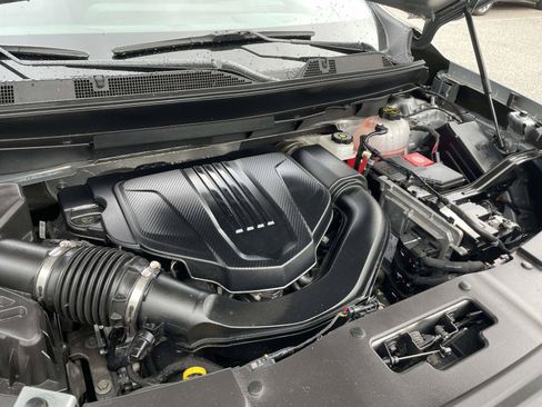 Used 2025 Chevrolet Traverse Z71 w/ Enhanced Driving Package AWD/4WD image 13