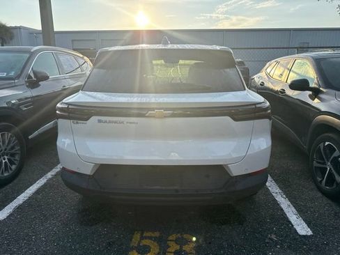 Used 2025 Chevrolet Equinox EV LT w/ Comfort Package AWD/4WD image 3