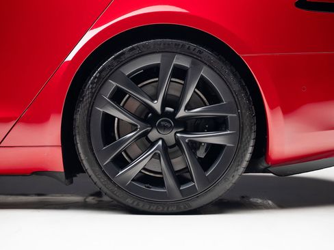 Used 2022 Tesla Model S Plaid image 21