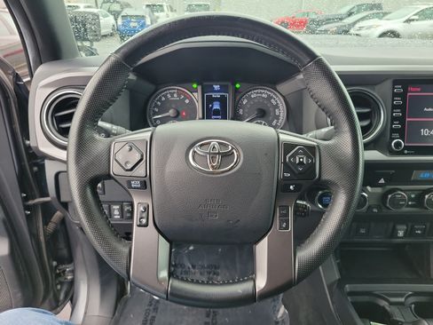 Used 2022 Toyota Tacoma TRD Sport AWD/4WD image 21