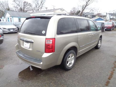 Used 2009 Dodge Grand Caravan SXT image 6