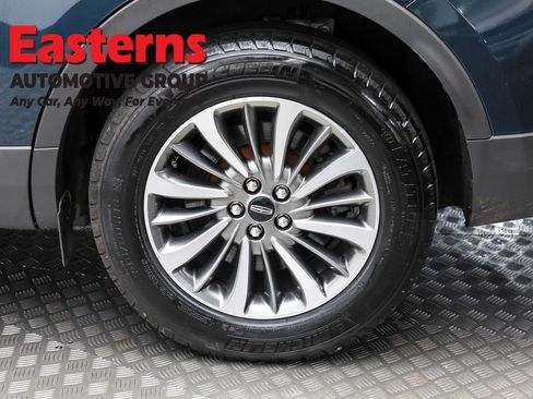 Used 2022 Lincoln Nautilus AWD w/ Premium Package image 8