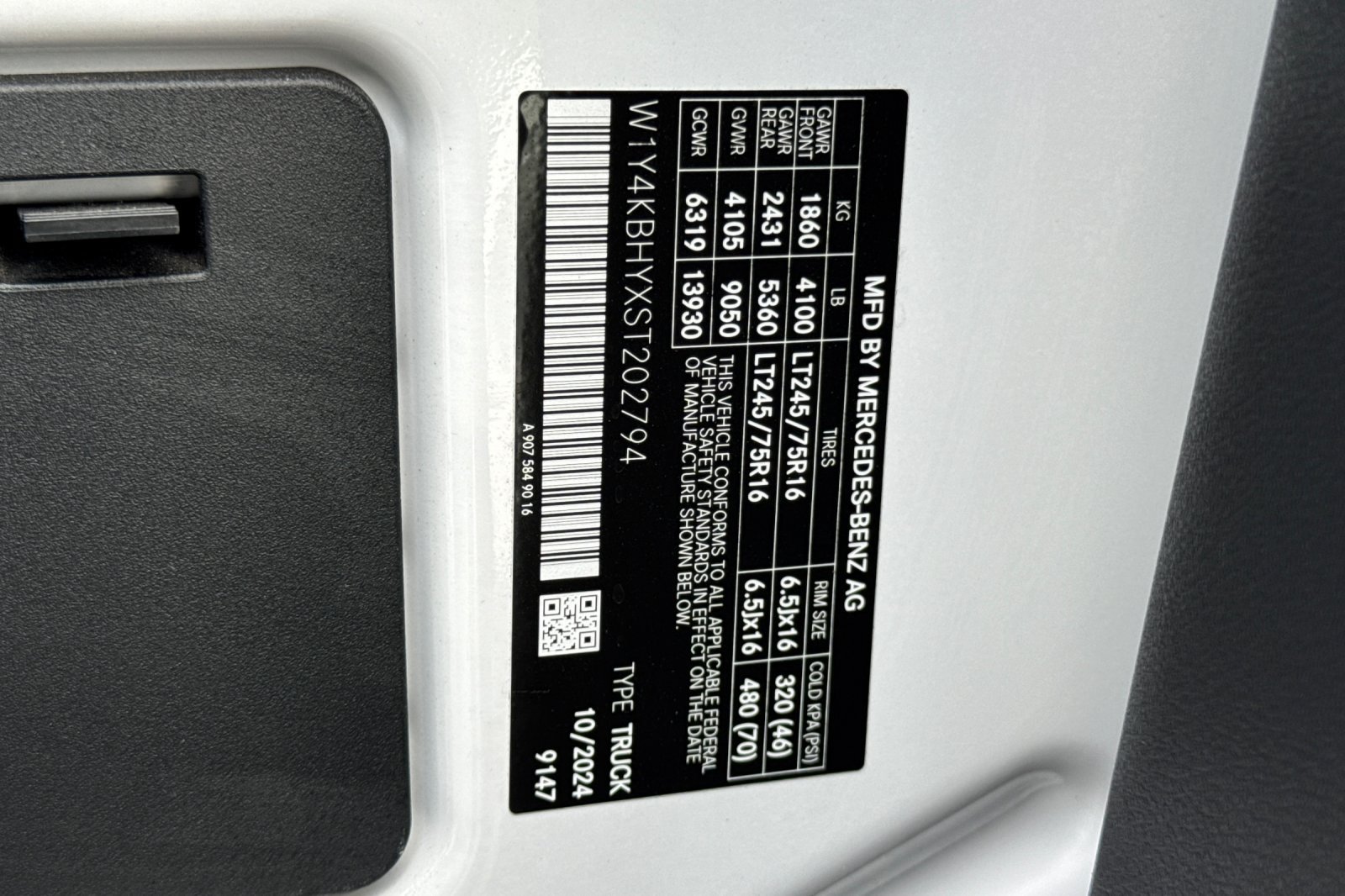 Used 2025 Mercedes-Benz Sprinter 2500 image 28