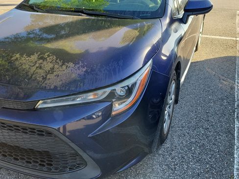 Used 2021 Toyota Corolla LE image 3