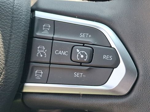 Used 2023 Jeep Compass Limited AWD/4WD image 22