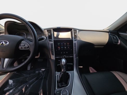 Used 2016 INFINITI Q50 Premium AWD/4WD image 20