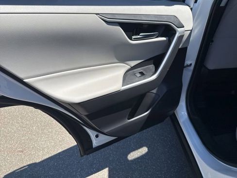 Used 2020 Toyota RAV4 XLE w/ All Weather Liner Package AWD/4WD image 15
