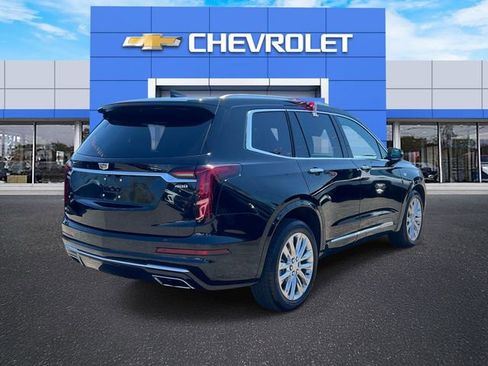 Used 2024 Cadillac XT6 Premium Luxury AWD/4WD image 5