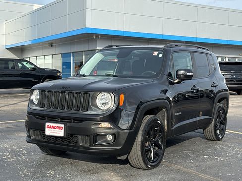 Used 2016 Jeep Renegade Latitude image 2