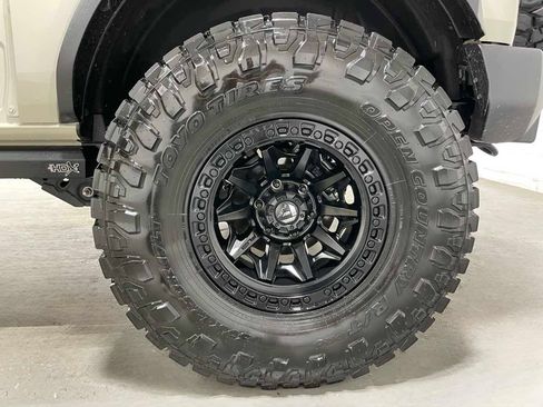 Used 2025 Ford Bronco 2-Door w/ Sasquatch Package AWD/4WD image 6