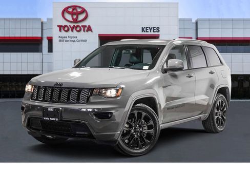 Used 2021 Jeep Grand Cherokee Laredo X image 1