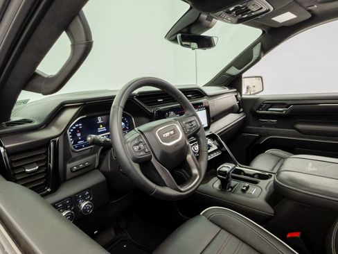 Used 2025 GMC Sierra 1500 AT4X AWD/4WD image 17