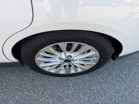 Used 2017 Ford C-MAX SE FWD image 11