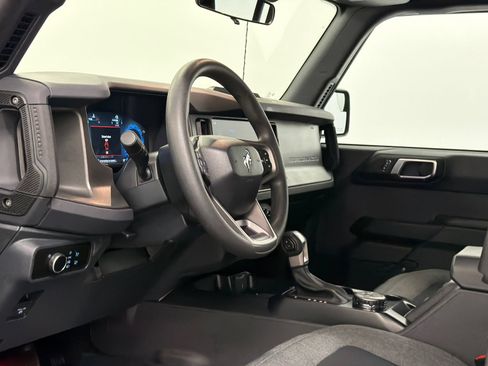 Used 2025 Ford Bronco 4-Door AWD/4WD image 14