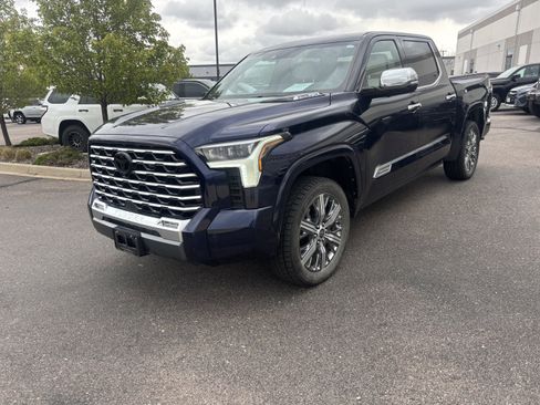 Used 2023 Toyota Tundra Capstone AWD/4WD image 3