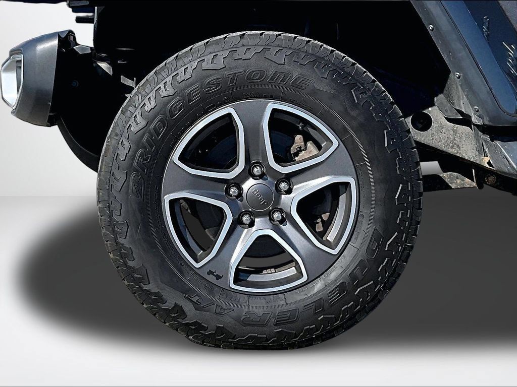 Used 2019 Jeep Wrangler Unlimited Sahara w/ Uconnect 4C Nav & Sound Group AWD/4WD image 10