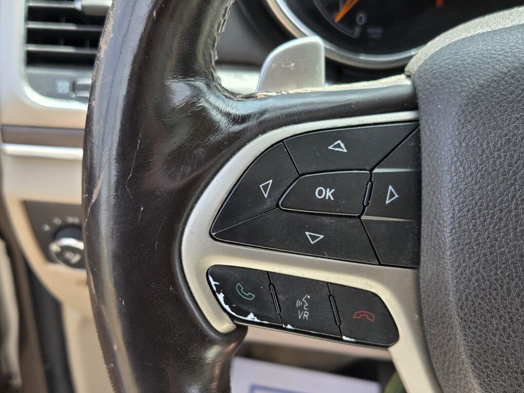 Used 2014 Jeep Grand Cherokee Overland w/ Advanced Technology Group RWD image 24