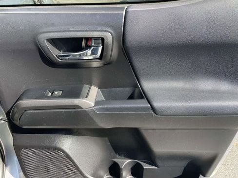 Used 2019 Toyota Tacoma TRD Off-Road w/ Technology Package image 43