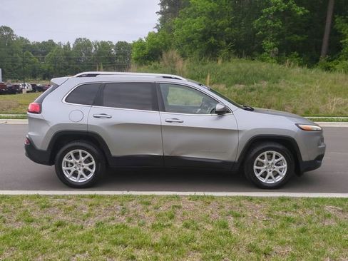 Used 2014 Jeep Cherokee Latitude FWD image 14
