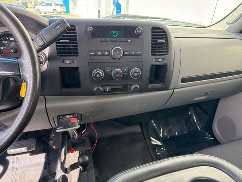 Used 2013 Chevrolet Silverado 2500 W/T AWD/4WD image 17