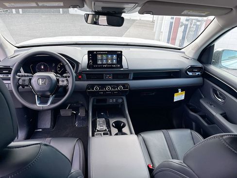 Certified 2025 Honda Pilot EX-L image 19