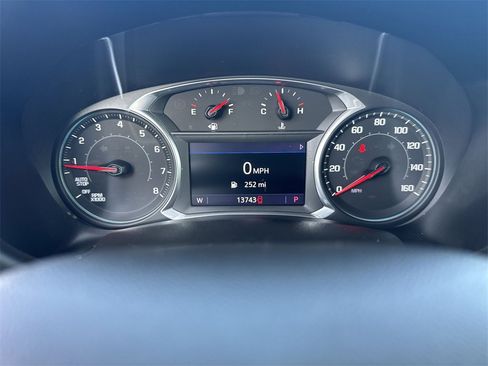 Used 2022 Chevrolet Equinox Premier image 15