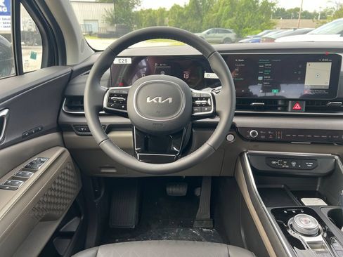 New 2026 Kia Carnival EX FWD image 16