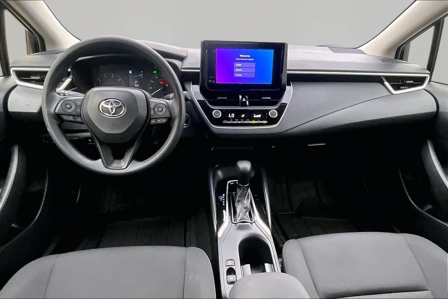 Used 2025 Toyota Corolla LE w/ Convenience Package FWD image 16