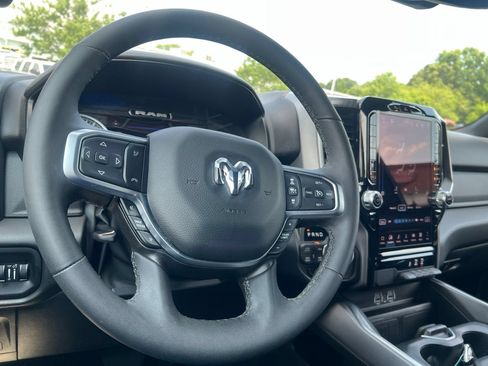 Used 2025 RAM 1500 Big Horn AWD/4WD image 31