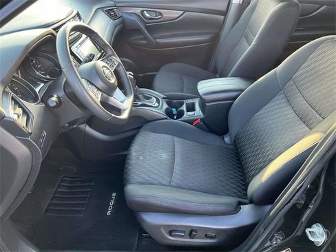 Used 2020 Nissan Rogue SV image 22