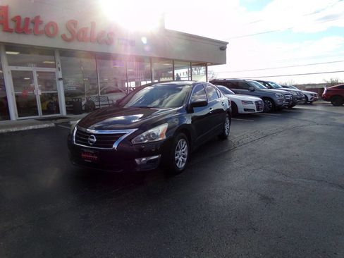 Used 2013 Nissan Altima 2.5 S image 2