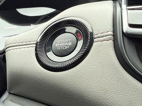 Certified 2023 Jeep Compass Limited image 23