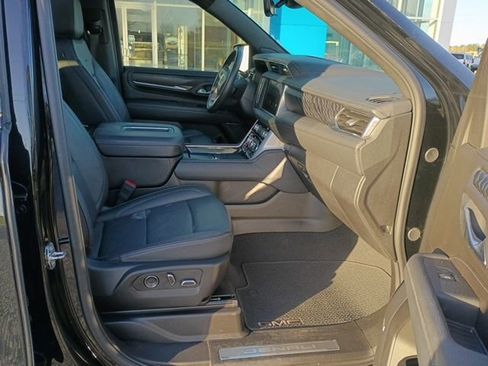 Used 2024 GMC Yukon Denali w/ Advanced Technology Package AWD/4WD image 41