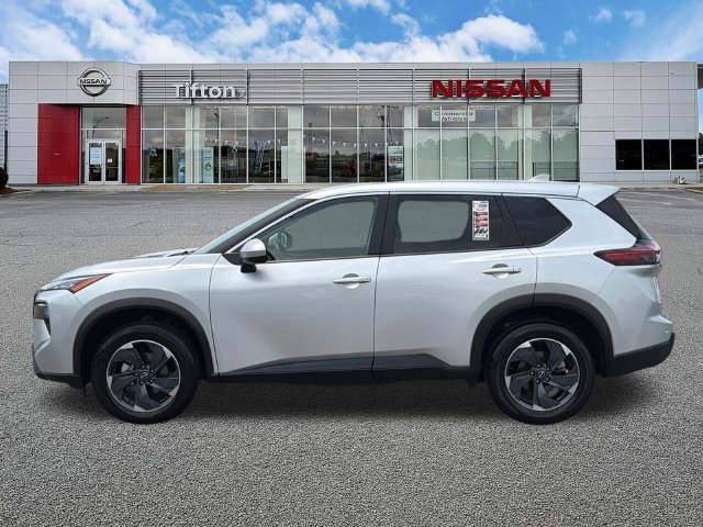 Used 2025 Nissan Rogue SV FWD image 4