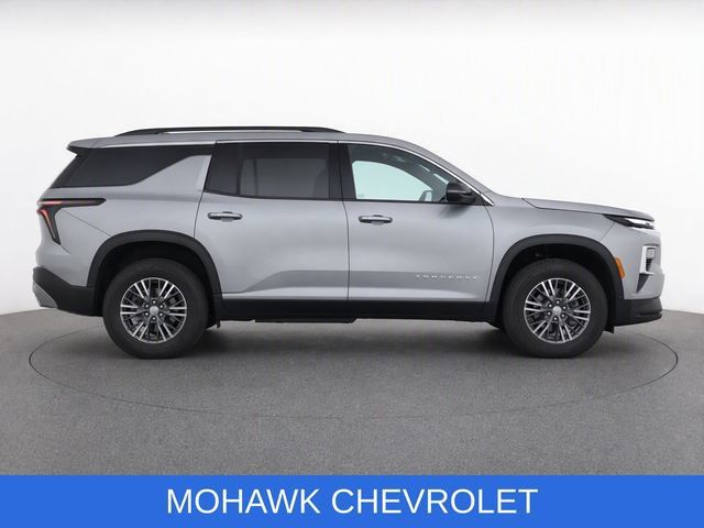 Used 2025 Chevrolet Traverse LT AWD/4WD image 9
