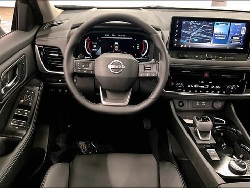 New 2025 Nissan Rogue SL w/ Tech Package AWD/4WD image 19